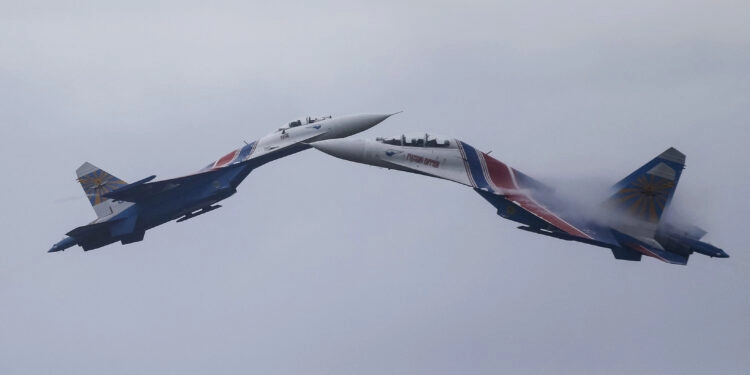 Ukrajinci tvrde da su oborili borbeni avion, a Rusi kažu da se srušio zbog neispravnosti